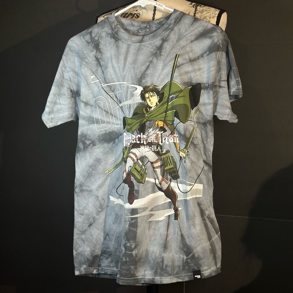 Attack On Titan Season 3 Anime Captain Levi Funimation Graphic T-Shirt Small